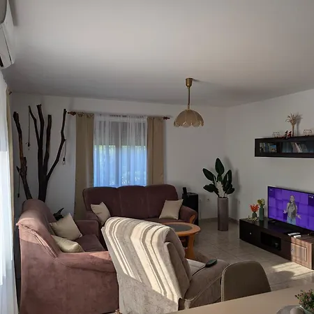 Wisteria Villa *
